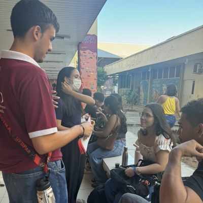 Blitz educativa mobiliza estudantes para participação na Campanha UFDPar de Sangue Bom