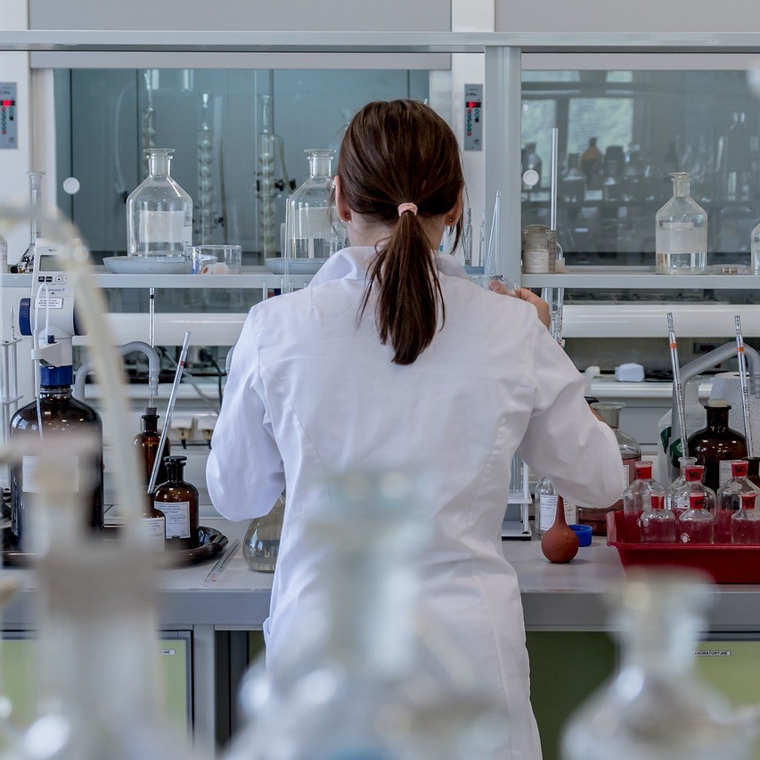 laboratory-2815641_1280.jpg