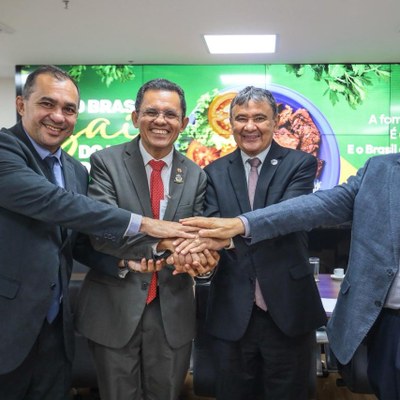 Reitor da UFDPar participa de audiência com o ministro Wellington Dias e articula parcerias para o desenvolvimento social